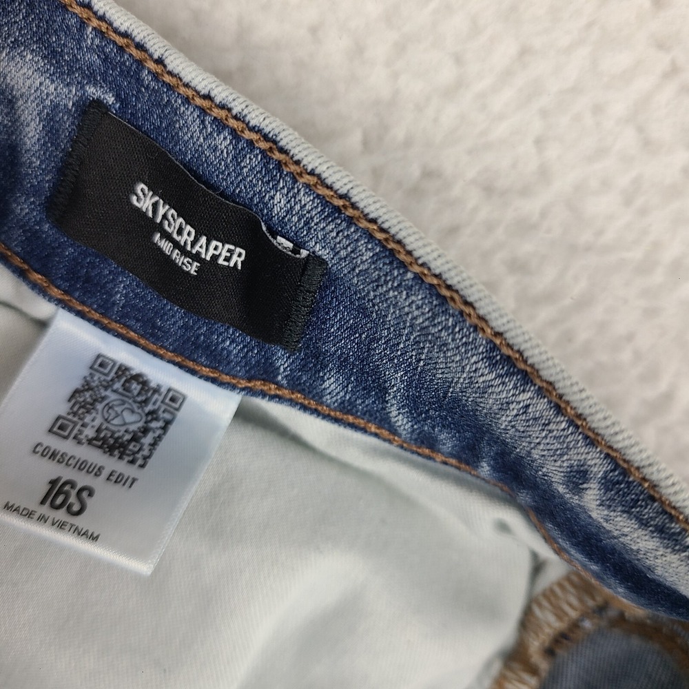Express Jeans Womens 16S 16 Short Skyscraper Mid Rise Distress Light Wash EC - Picture 9 of 14
